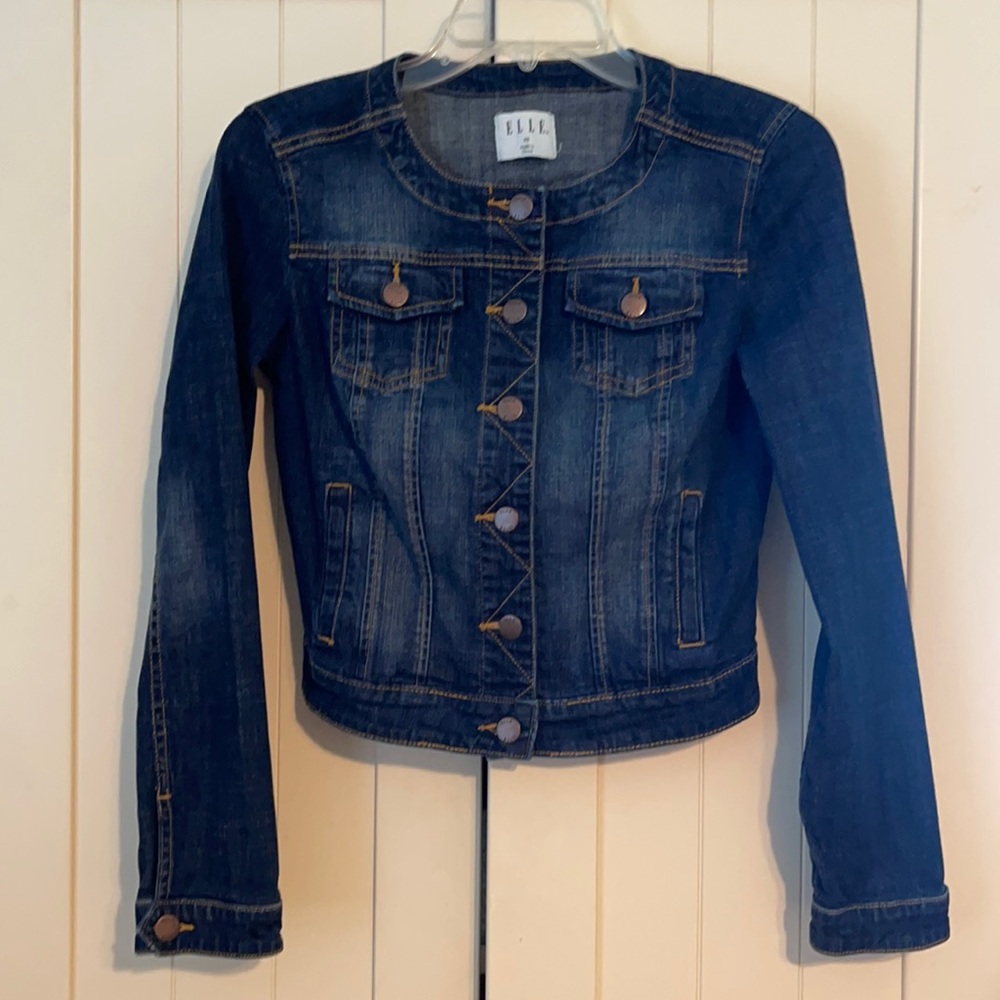 Cropped Elle denim jacket NWOT button up
